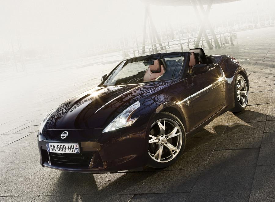  Nissan 370Z Roadster 2009 года  (фото 8 из 10)